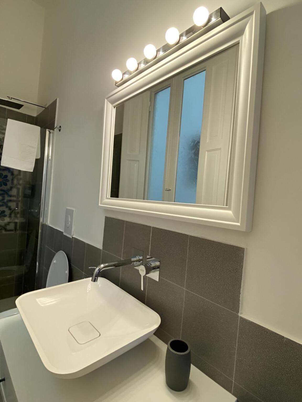 Bari Landlord 242 - Central Station Apartments المظهر الخارجي الصورة