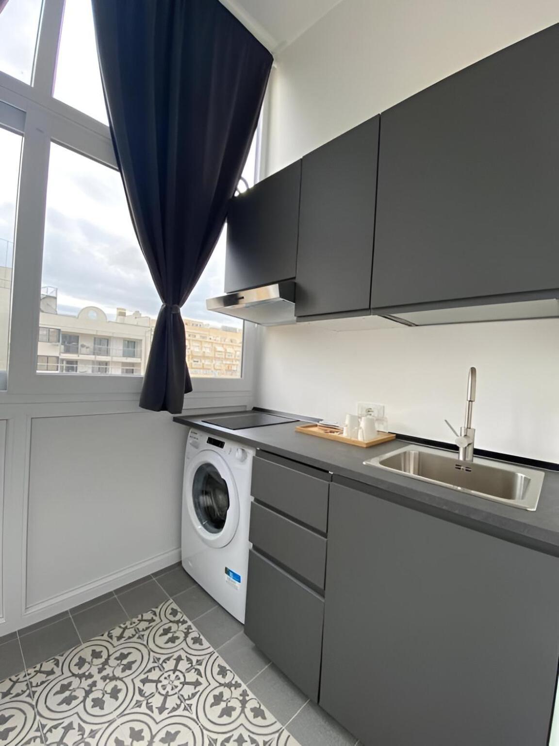 Bari Landlord 242 - Central Station Apartments المظهر الخارجي الصورة