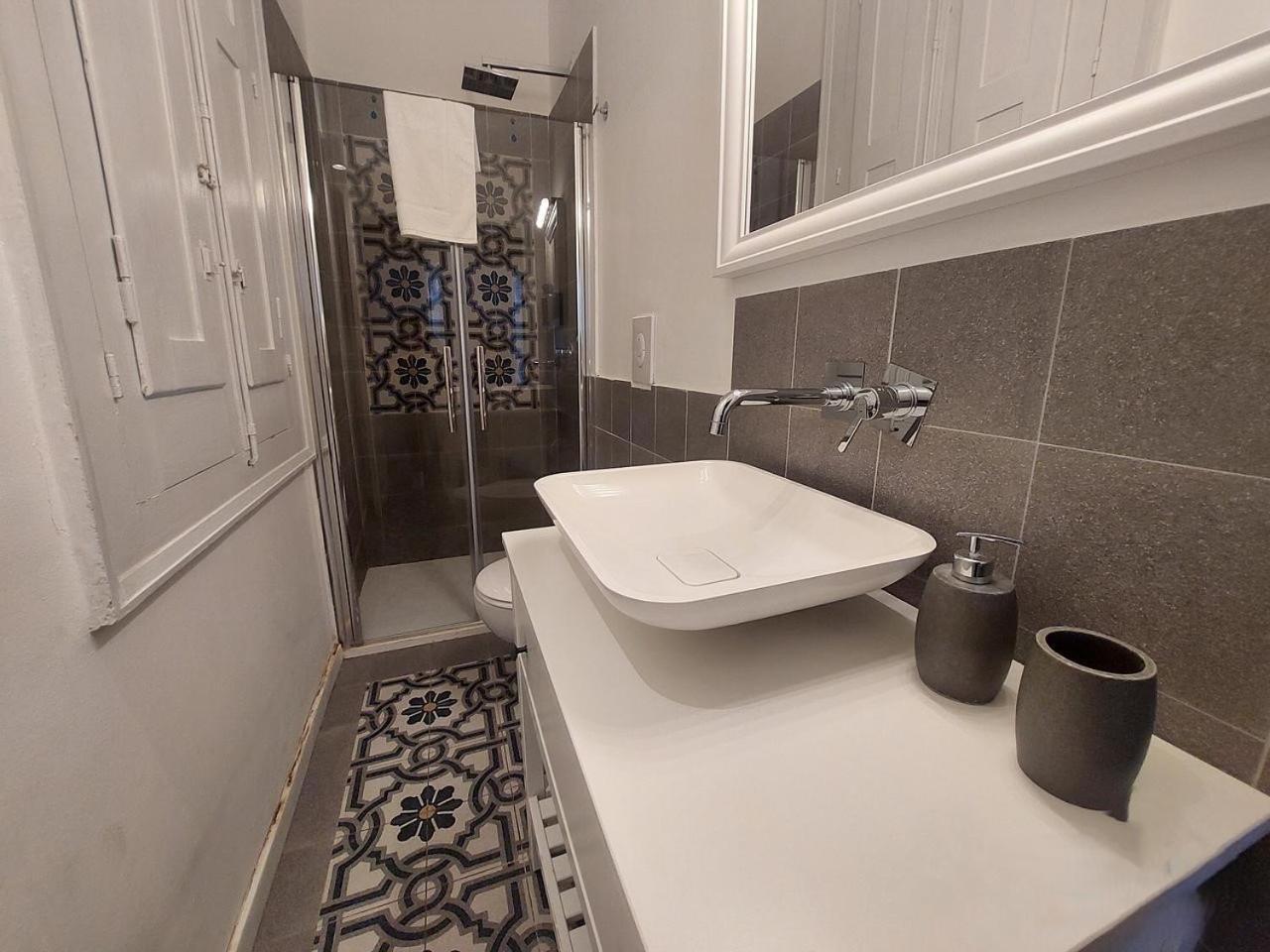 Bari Landlord 242 - Central Station Apartments المظهر الخارجي الصورة